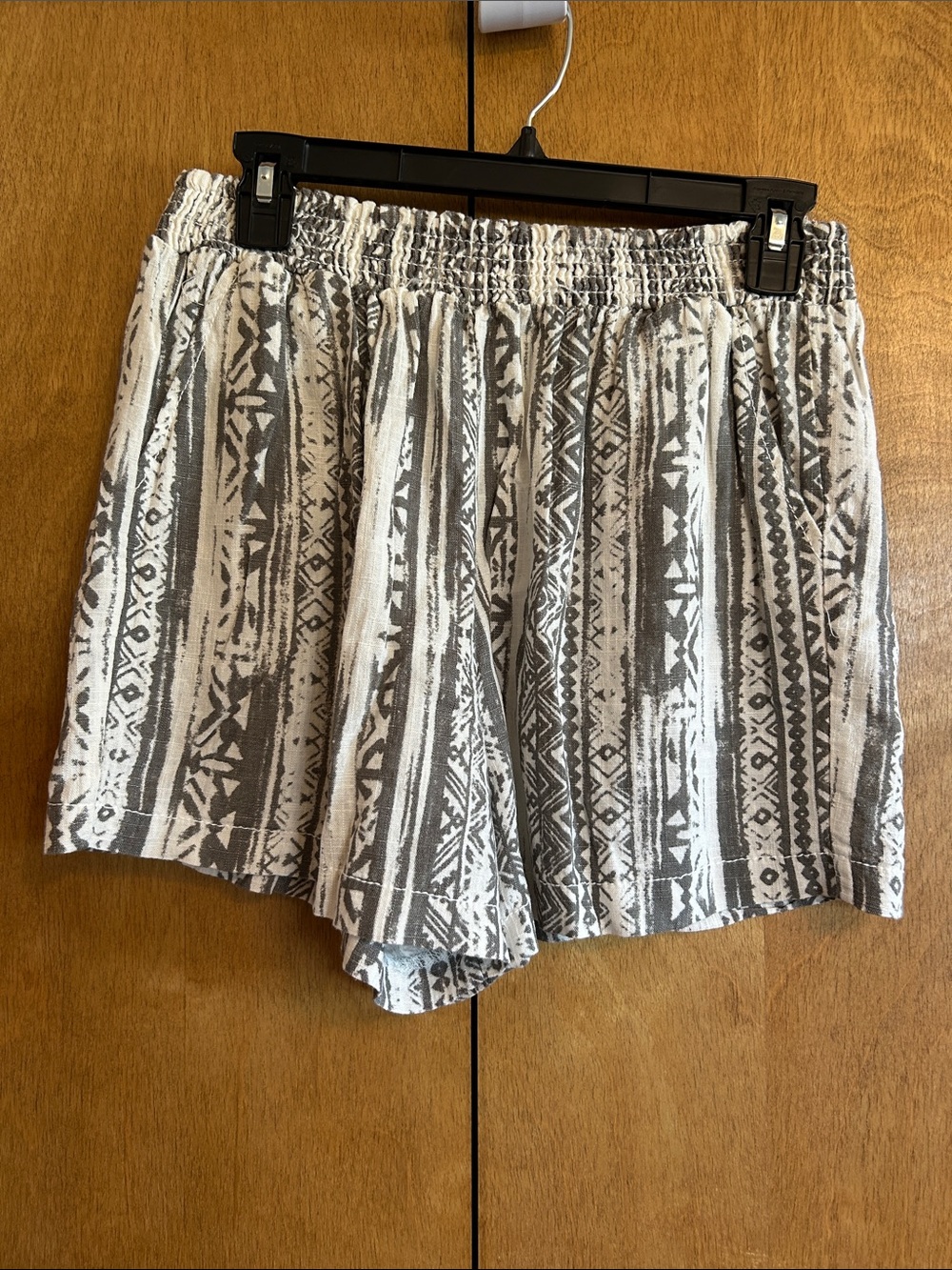 April Kiss Relaxed Tribal Print Elastic-Waist Shorts - Gray & White